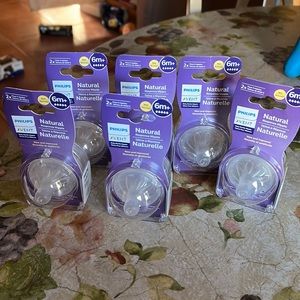 BRAND NEW in packaging Phillips Advent Natural Nipples 6M+ - 12 nipples total